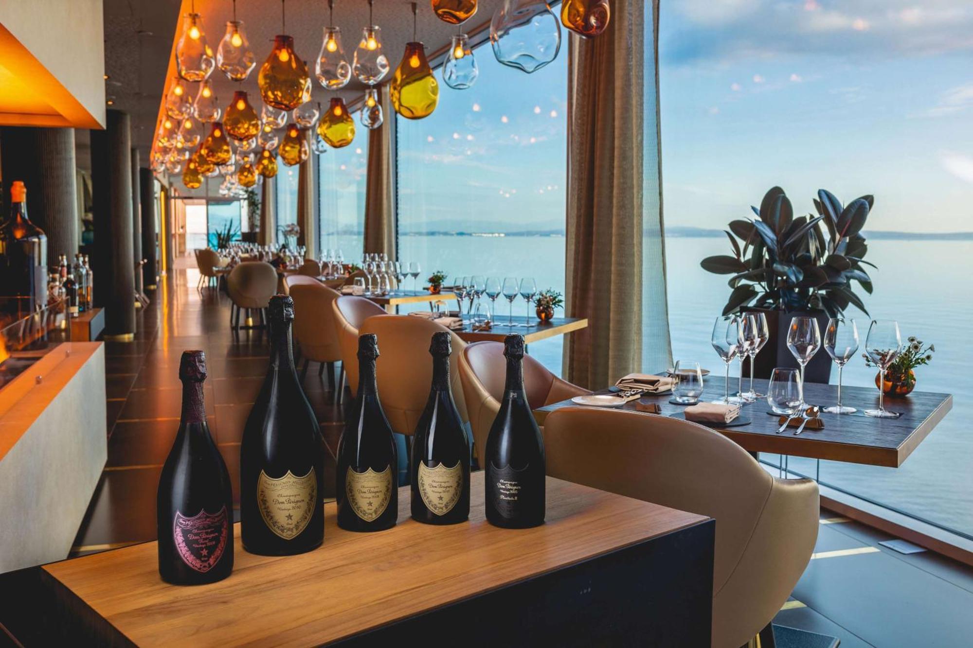 Hilton Rijeka Costabella Beach Resort And Spa Dış mekan fotoğraf Dom Pérignon