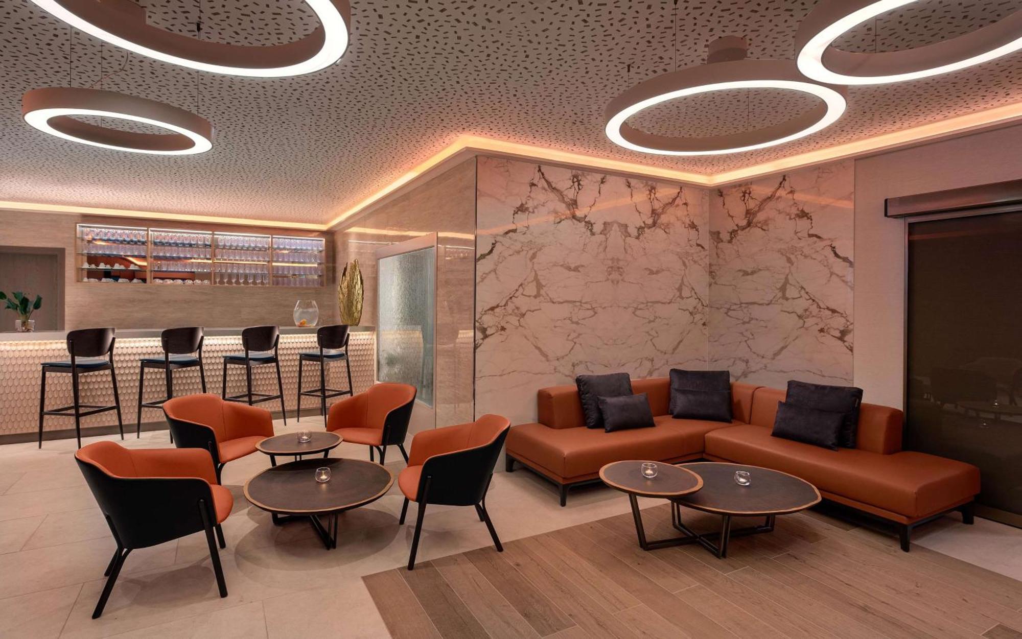 Hilton Rijeka Costabella Beach Resort And Spa Dış mekan fotoğraf The lounge at the airport