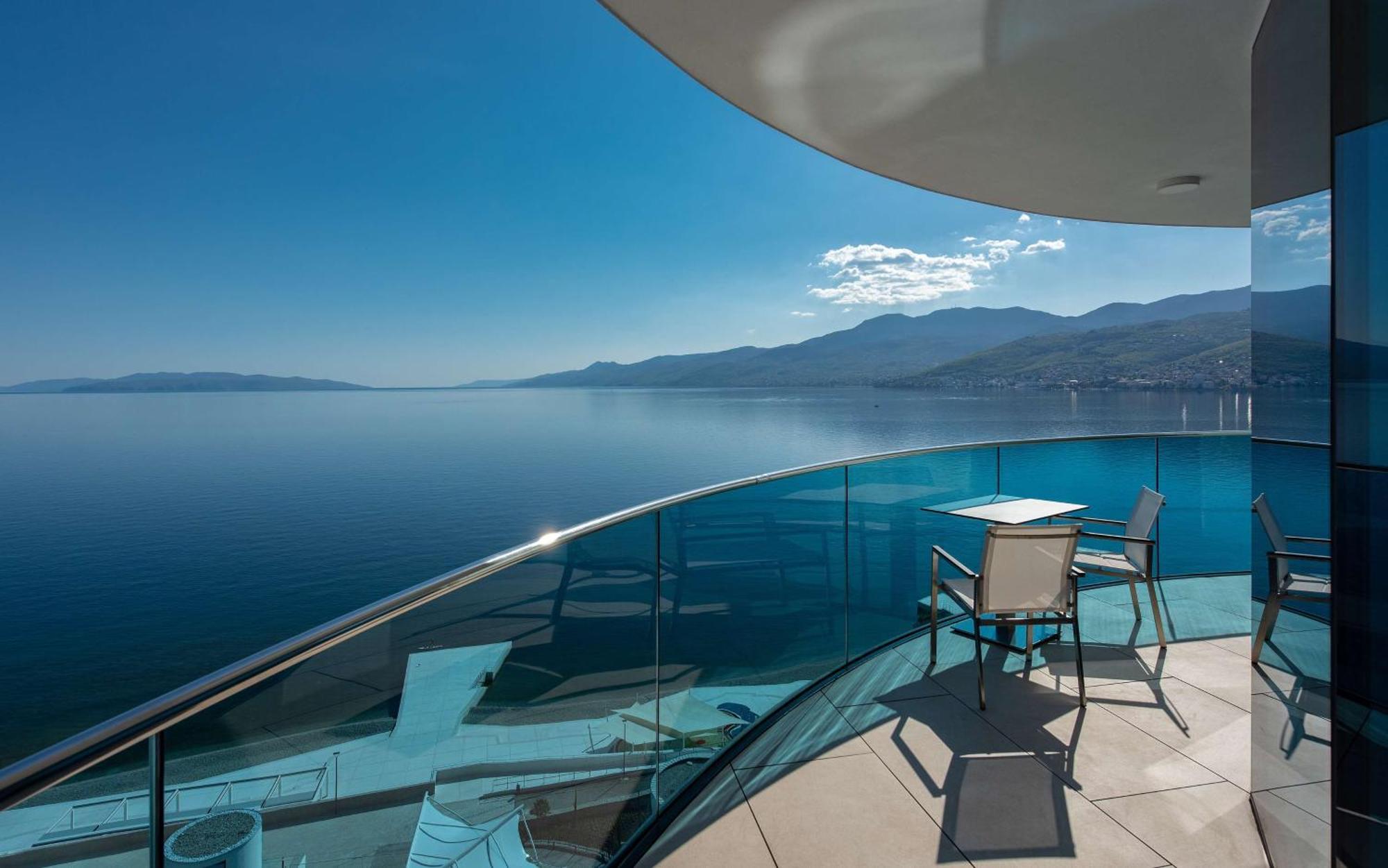 Hilton Rijeka Costabella Beach Resort And Spa Dış mekan fotoğraf View from the balcony of a suite